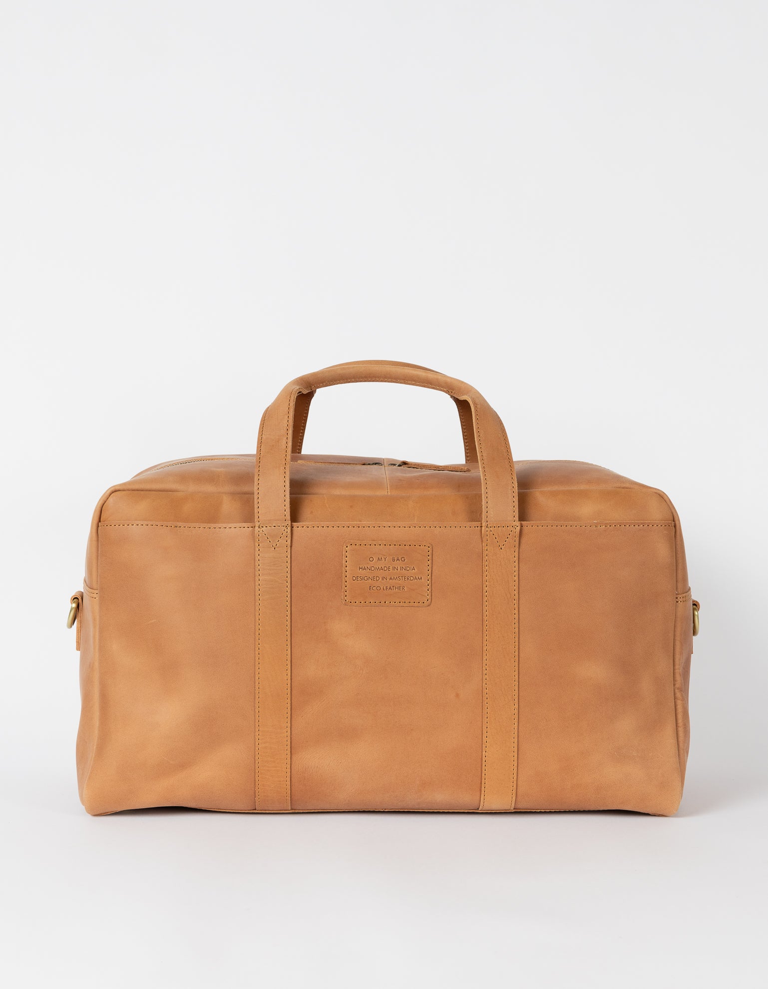 Otis Weekender Camel Hunter Leather. Large travel bag for men. Front product image.
