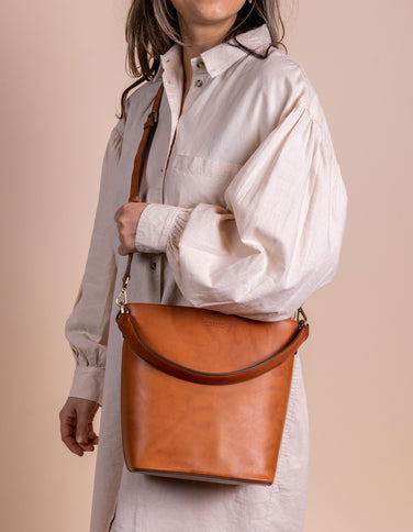 Bobbi Bucket Bag Maxi - Cognac Klassisches Leder