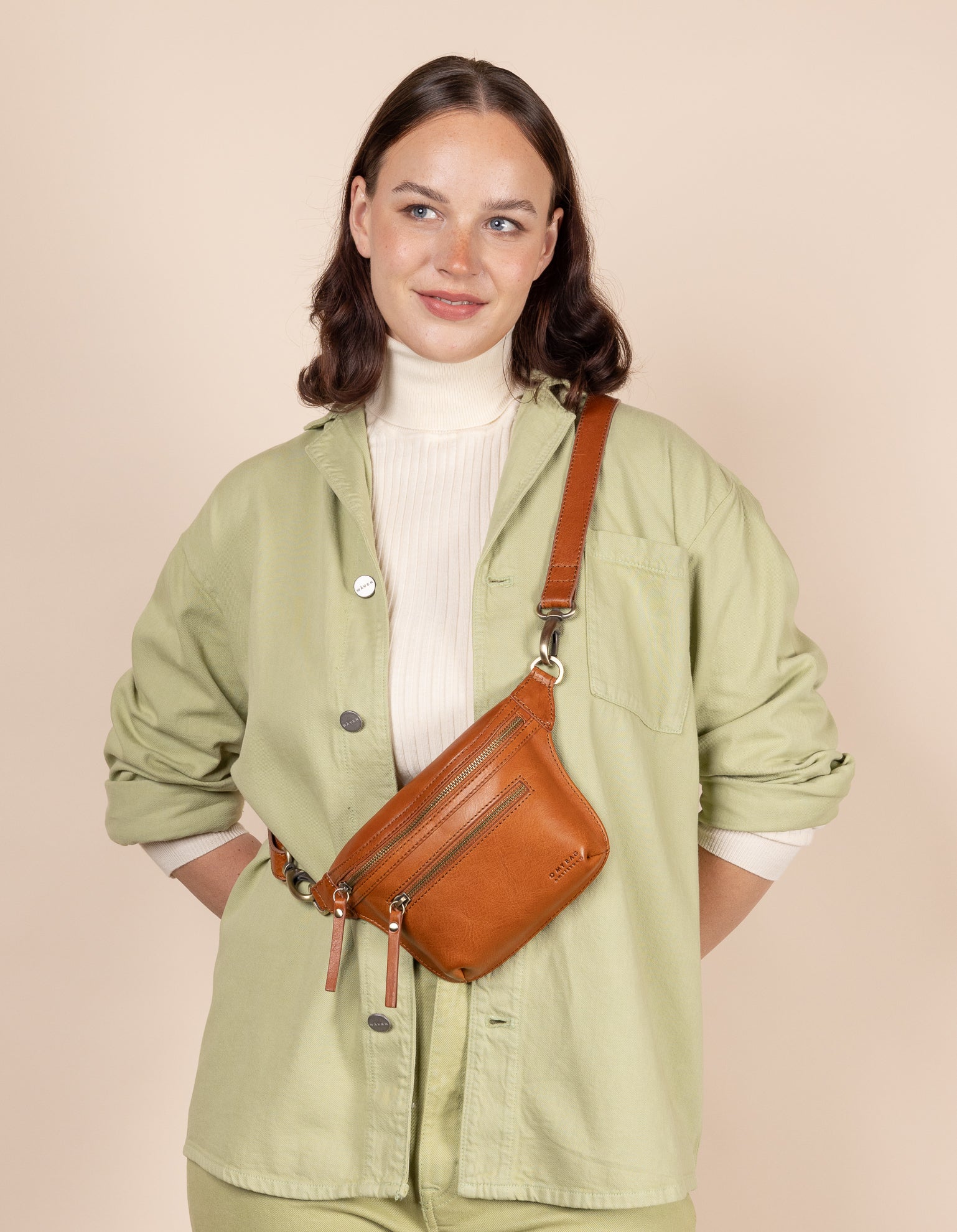 Cognac Bum Bag strap - model image