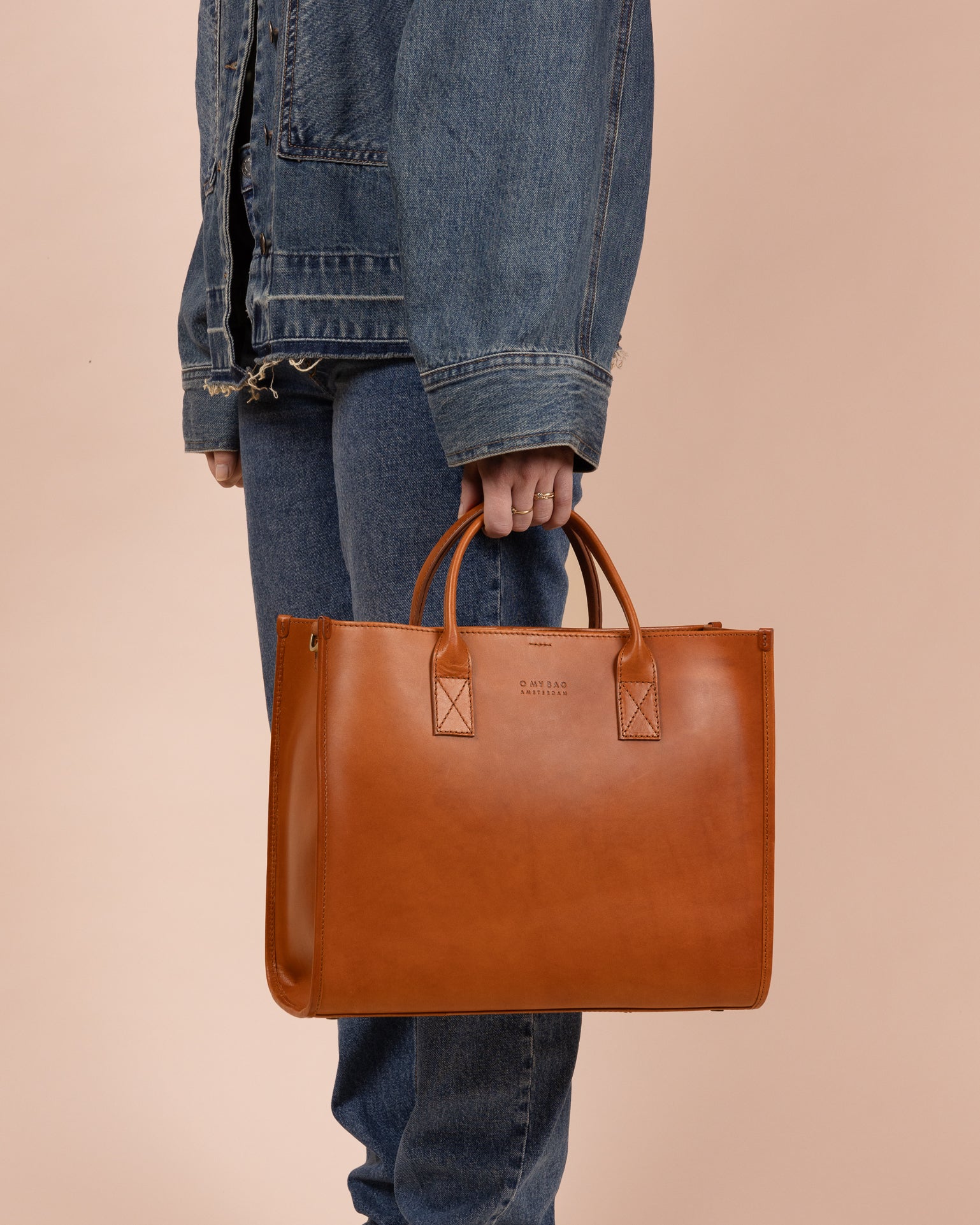 Rectangle shaped leather tote bag - model image