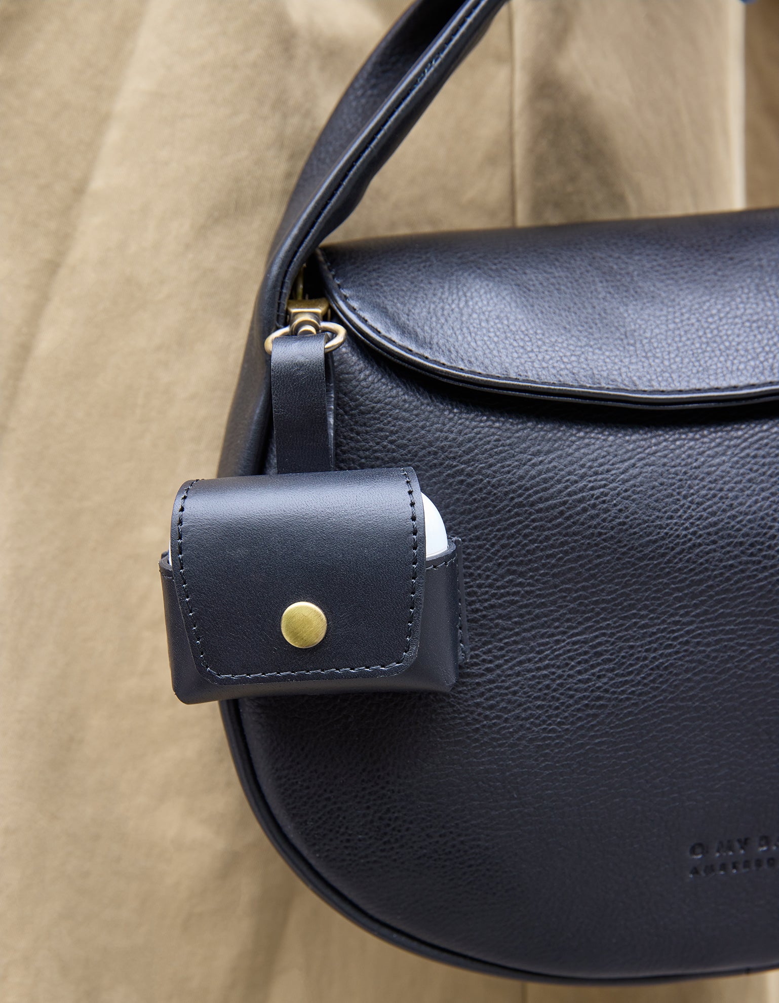 Airpods Case - Black Classic Leather