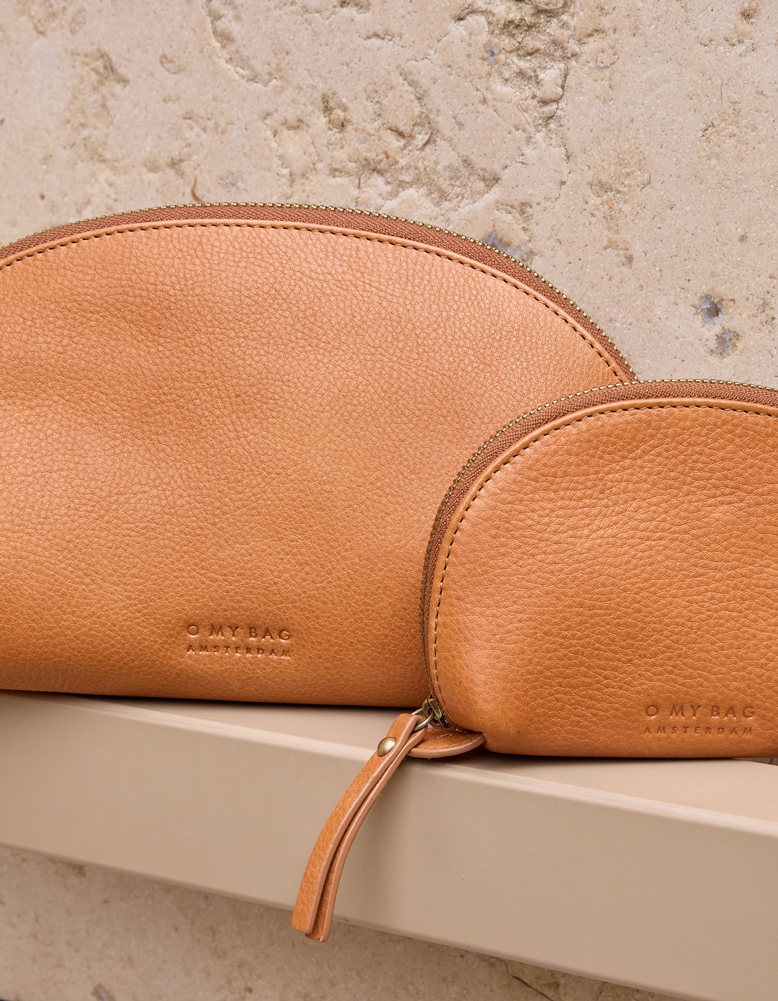 Make-up-Tasche Medium – Wild Oak Soft Grain Leder