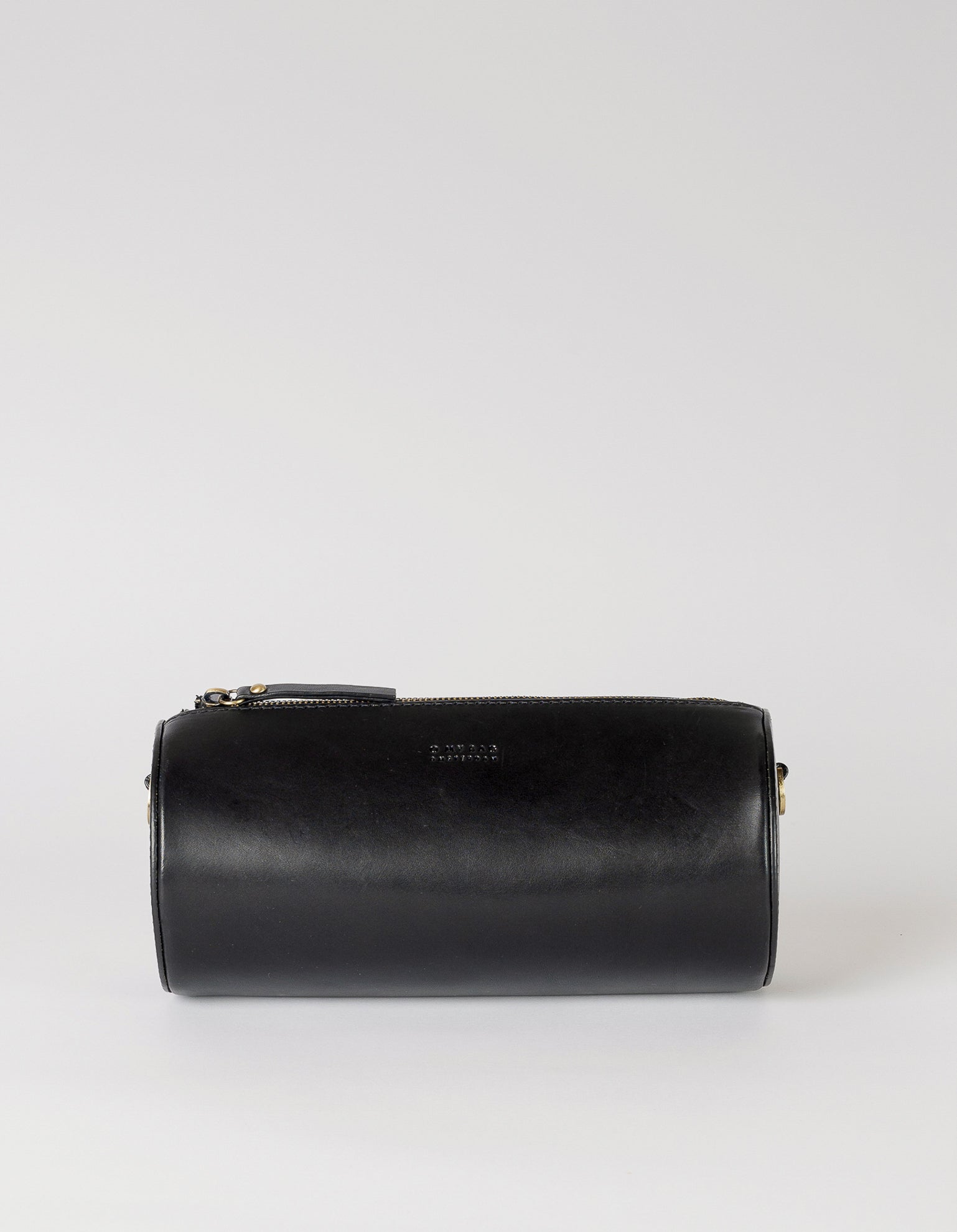 【DUNST】CLASSIC 28 LEATHER BAG BLACK Classic 28 Leather Bag (Black) – SOMUTE