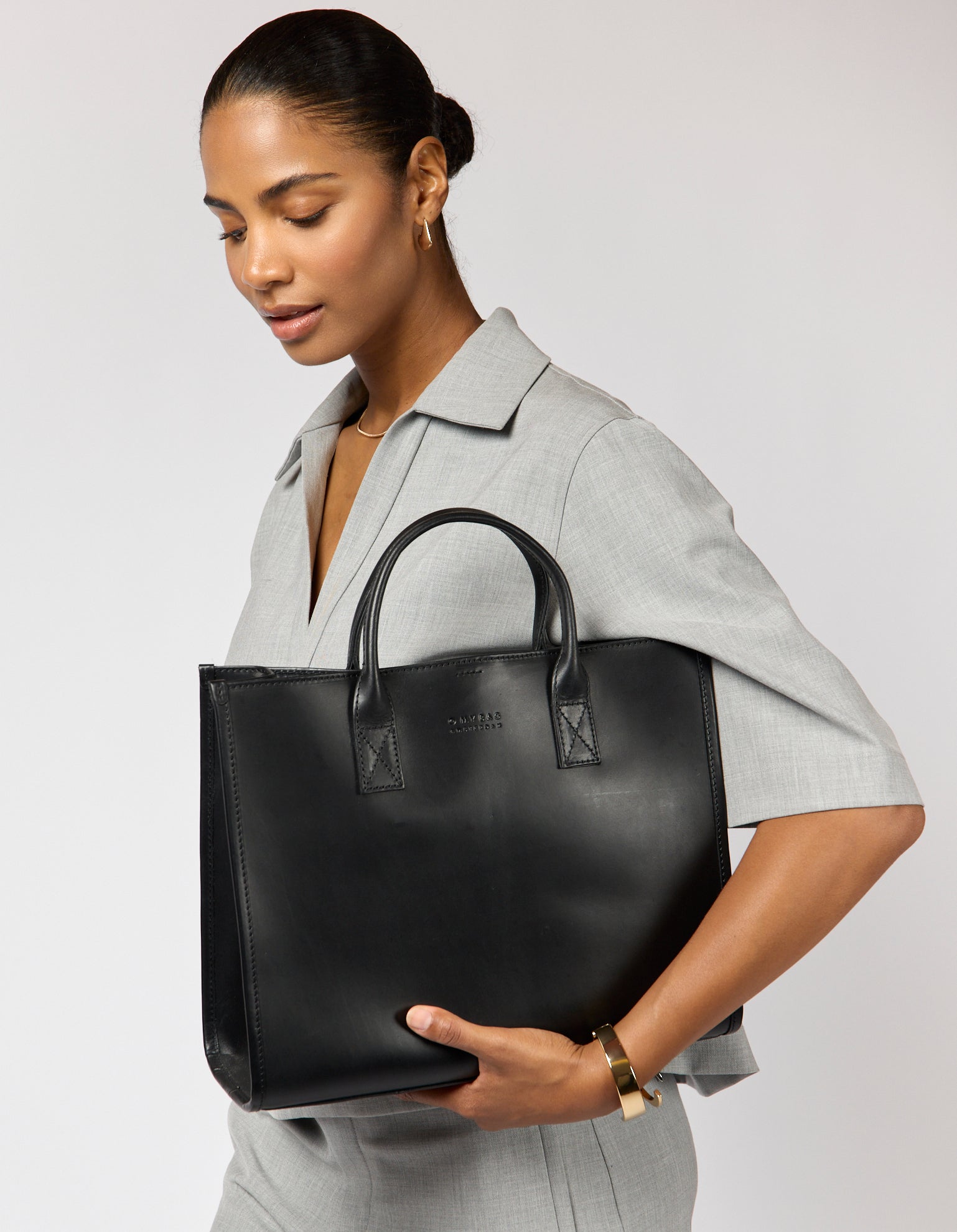 Jackie - Black Classic Leather