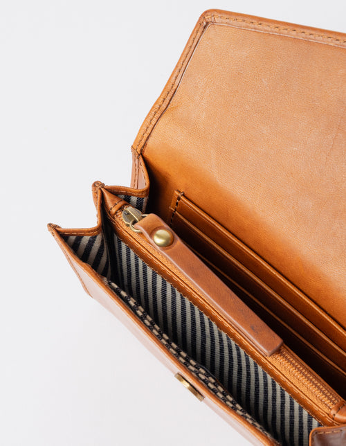 Cognac classic leather purse - inside product image