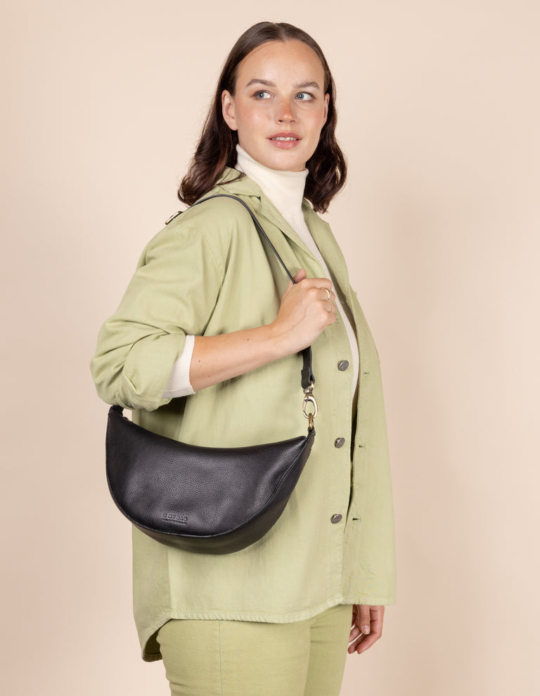 Leo Maxi Chocolate Soft Grain Leather