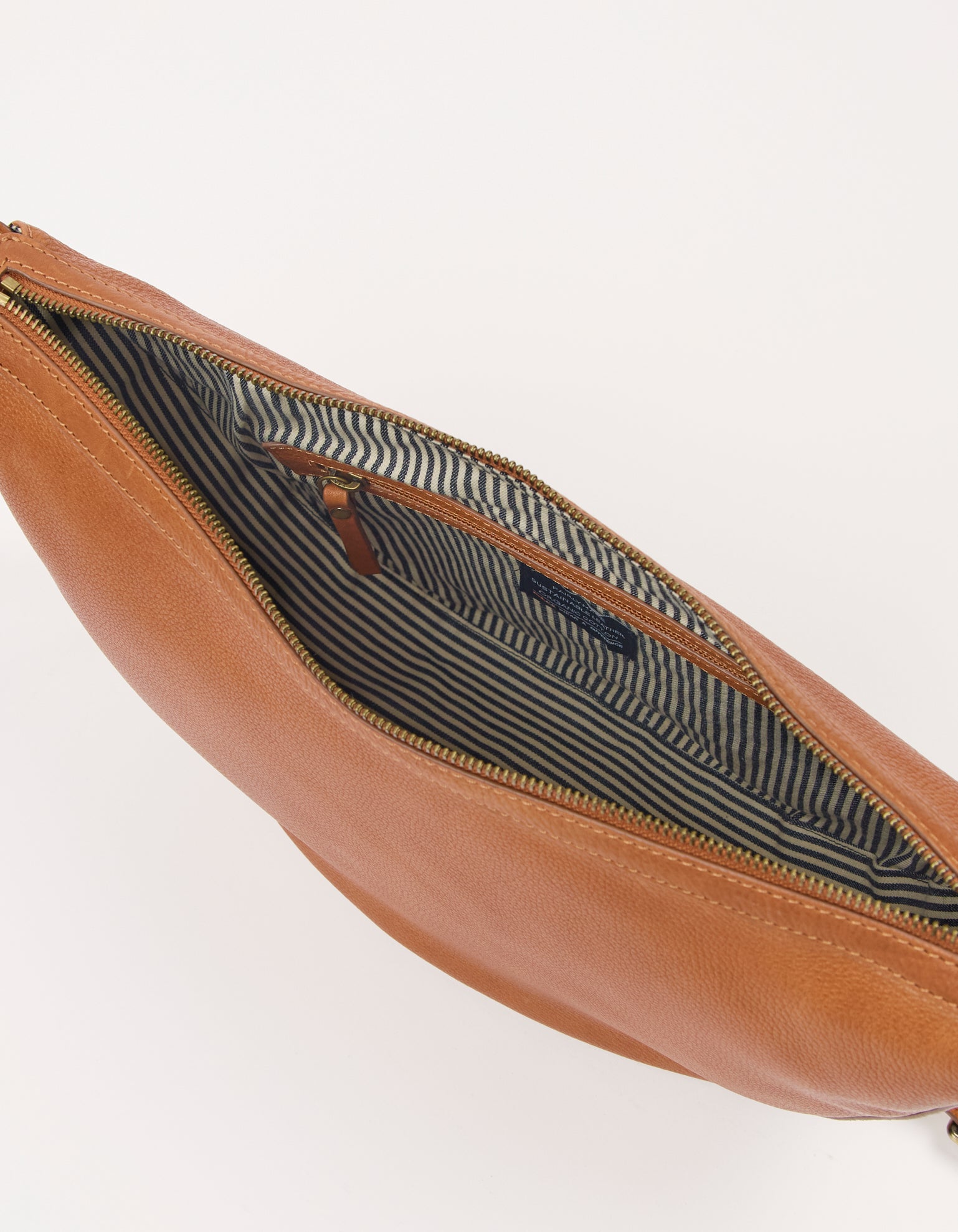 Leo Maxi Twisted Handle - Wild Oak Soft Grain Leather