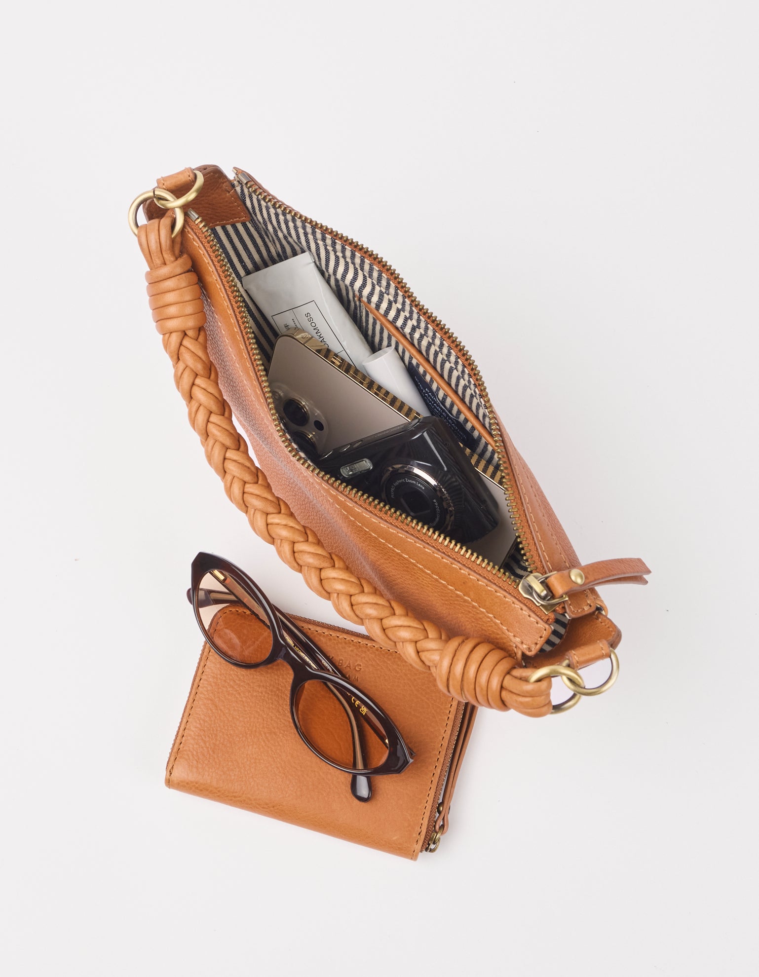 Leo Mini Twisted Handle - Wild Oak Soft Grain Leather