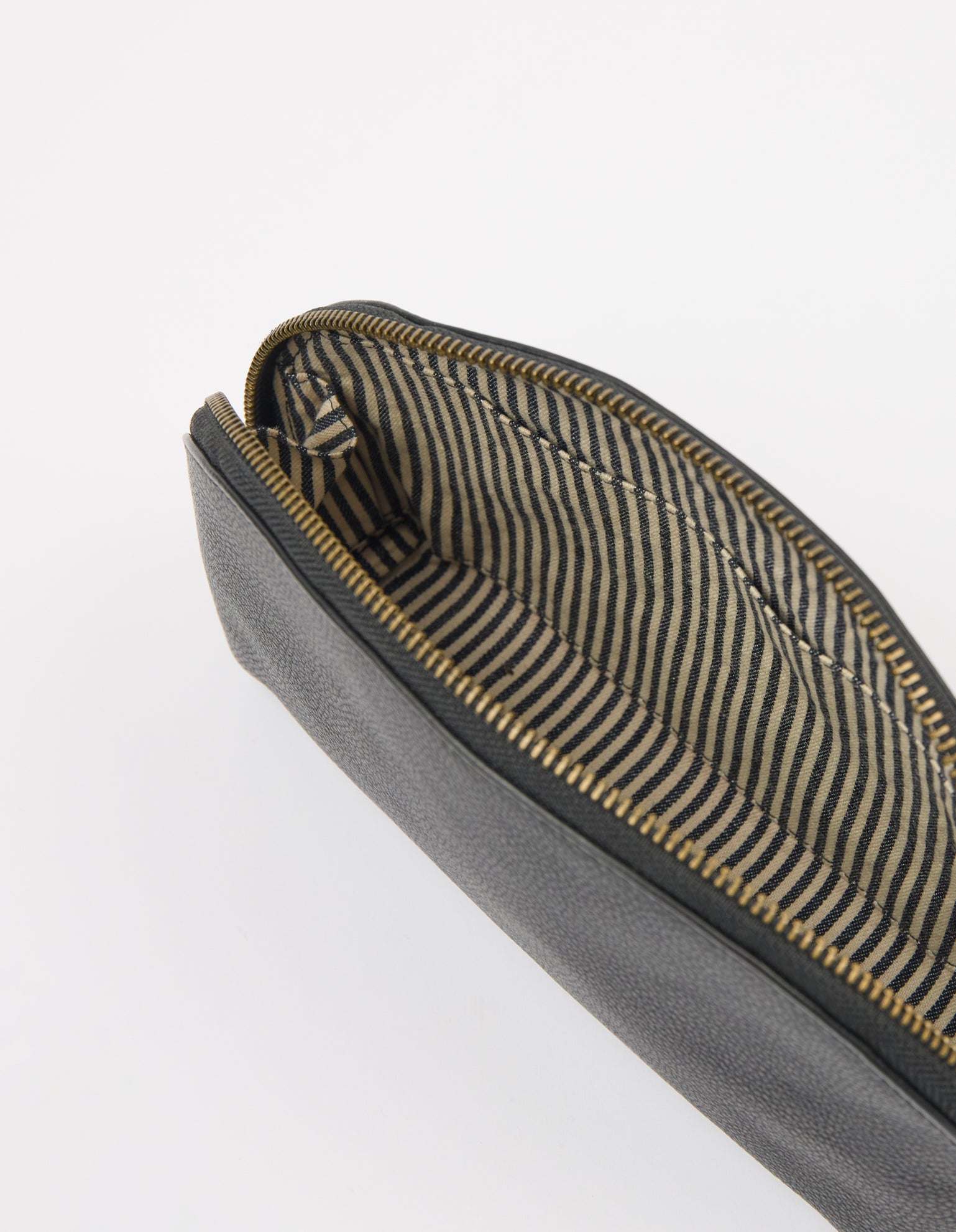 Make-up-Tasche Medium – Schwarzes Soft Grain Leder