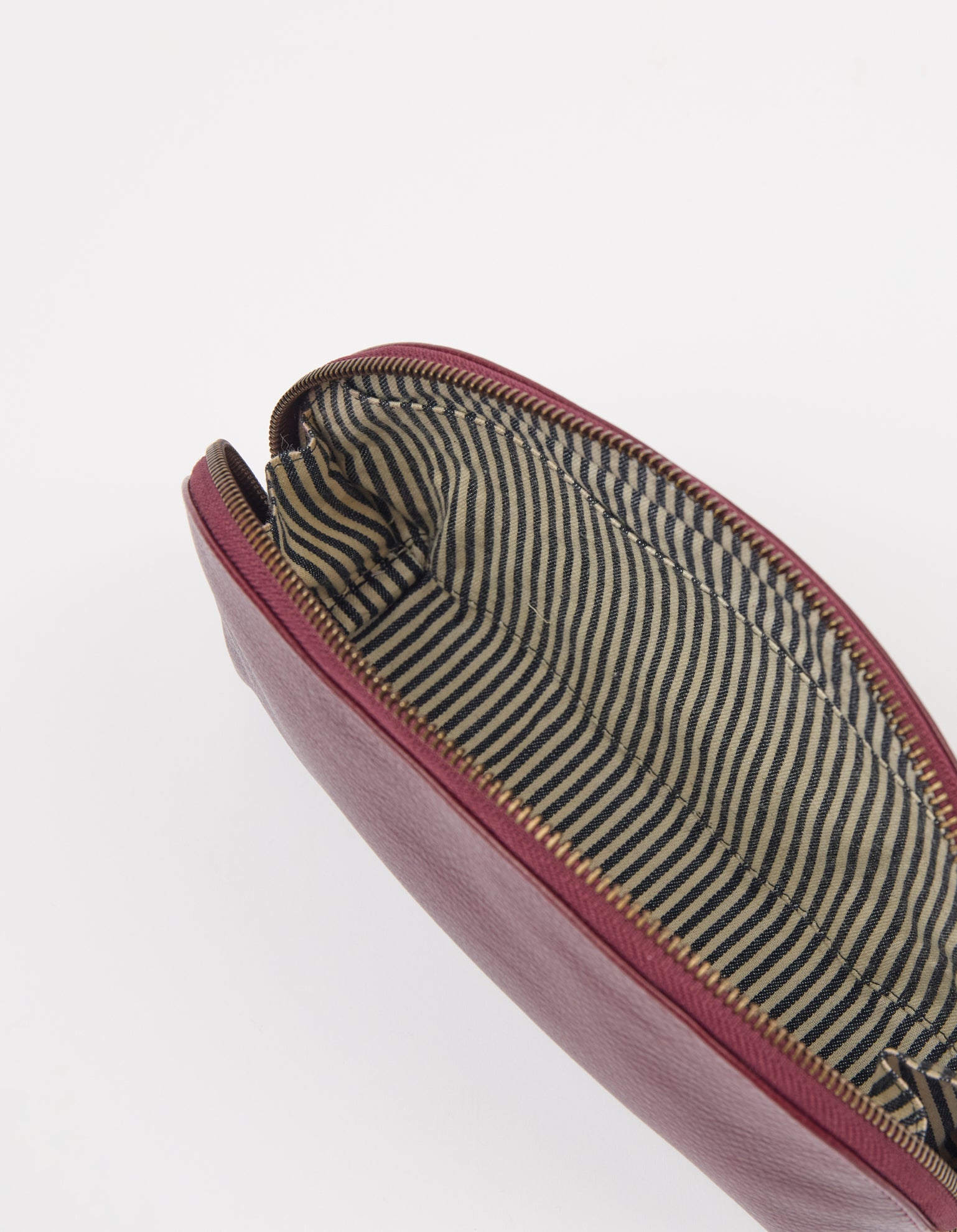 Make-up-Tasche Medium – Kirschrot Soft Grain Leder