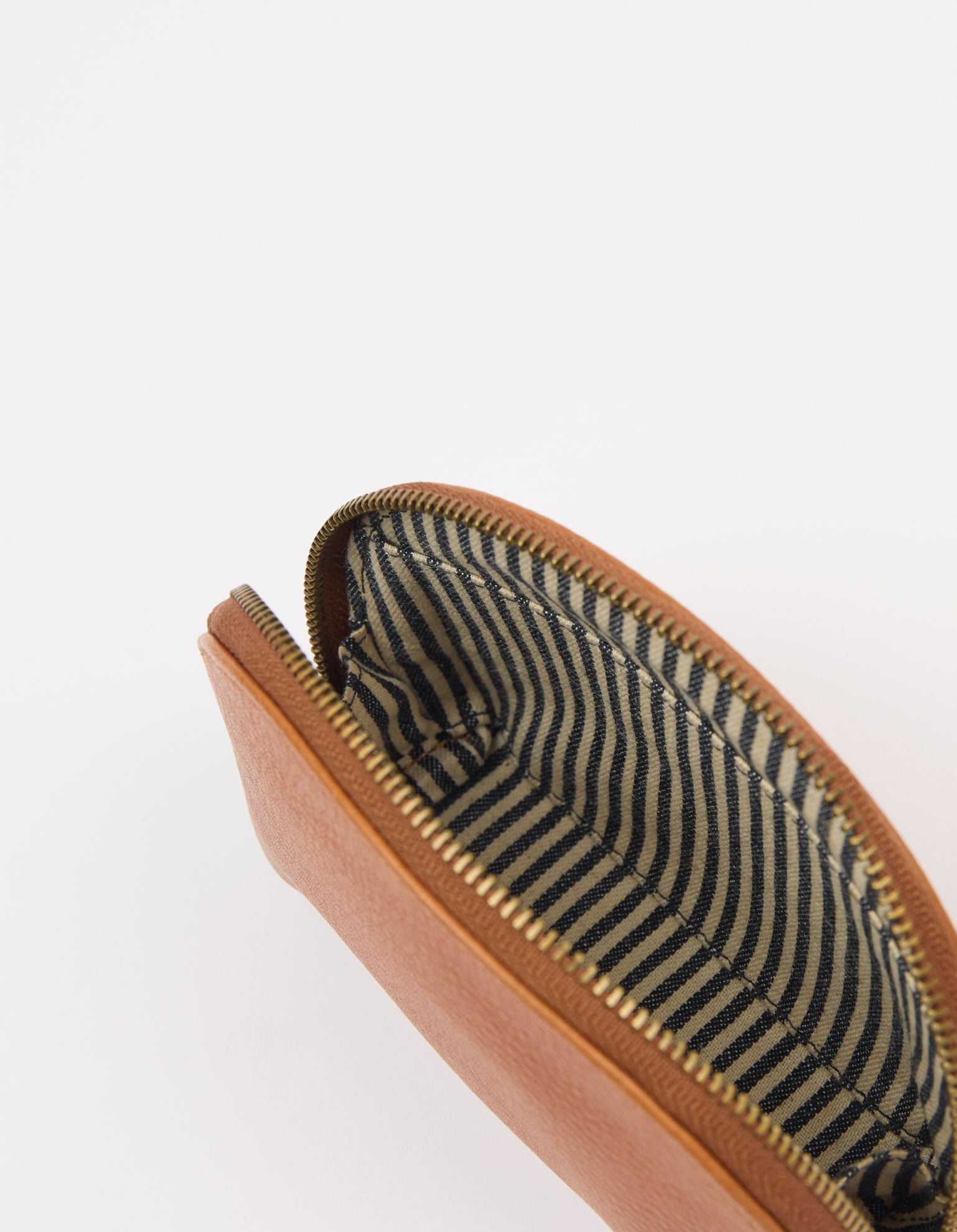 Make up Case Small - Wild Oak Soft Grain