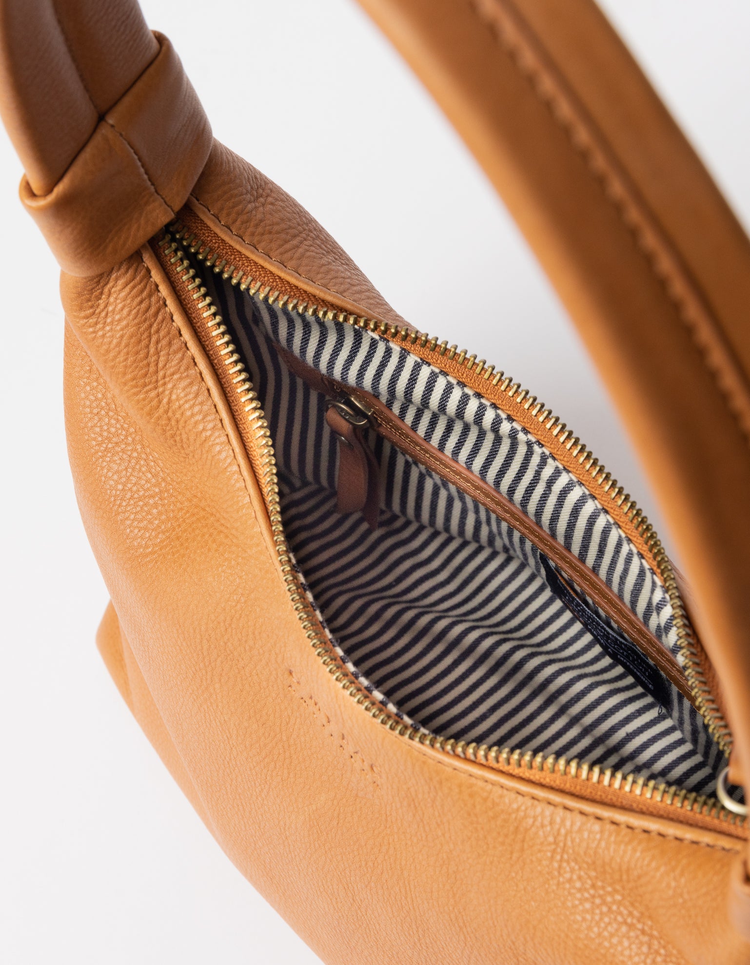 Bell-shaped leather shoulder bag - inside product image