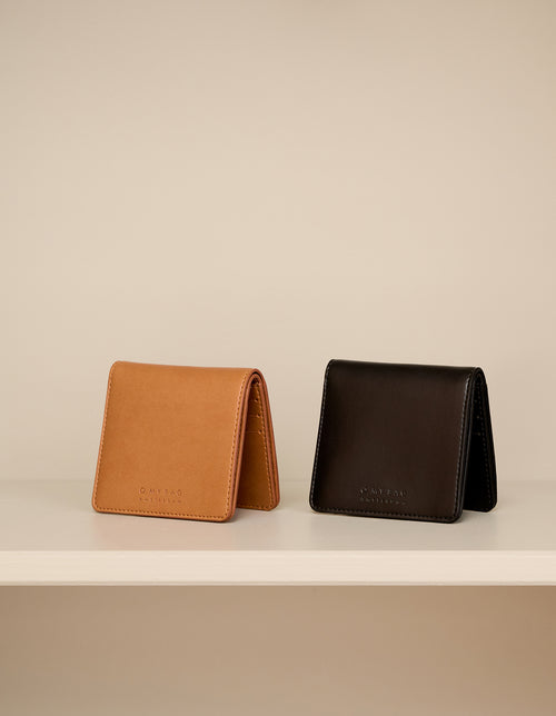 Alex fold-over wallet apple leather - campaign image
