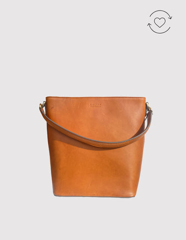 Pre-Loved Bobbi Bucket Bag Maxi - Cognac Classic Leather