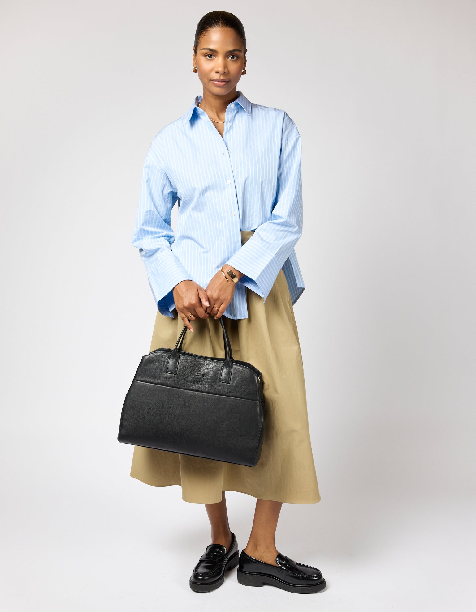 Rita - Black Soft Grain