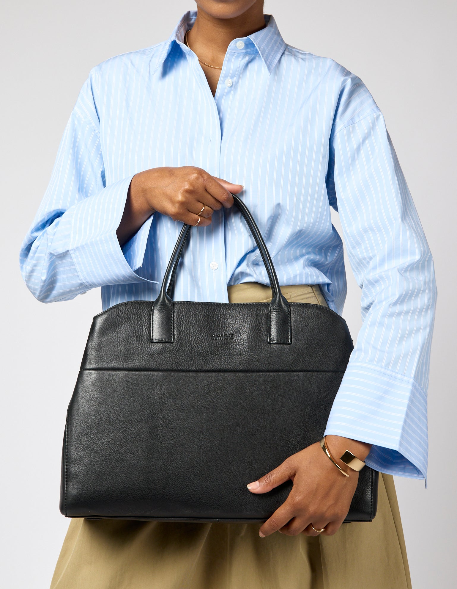 Rita - Black Soft Grain