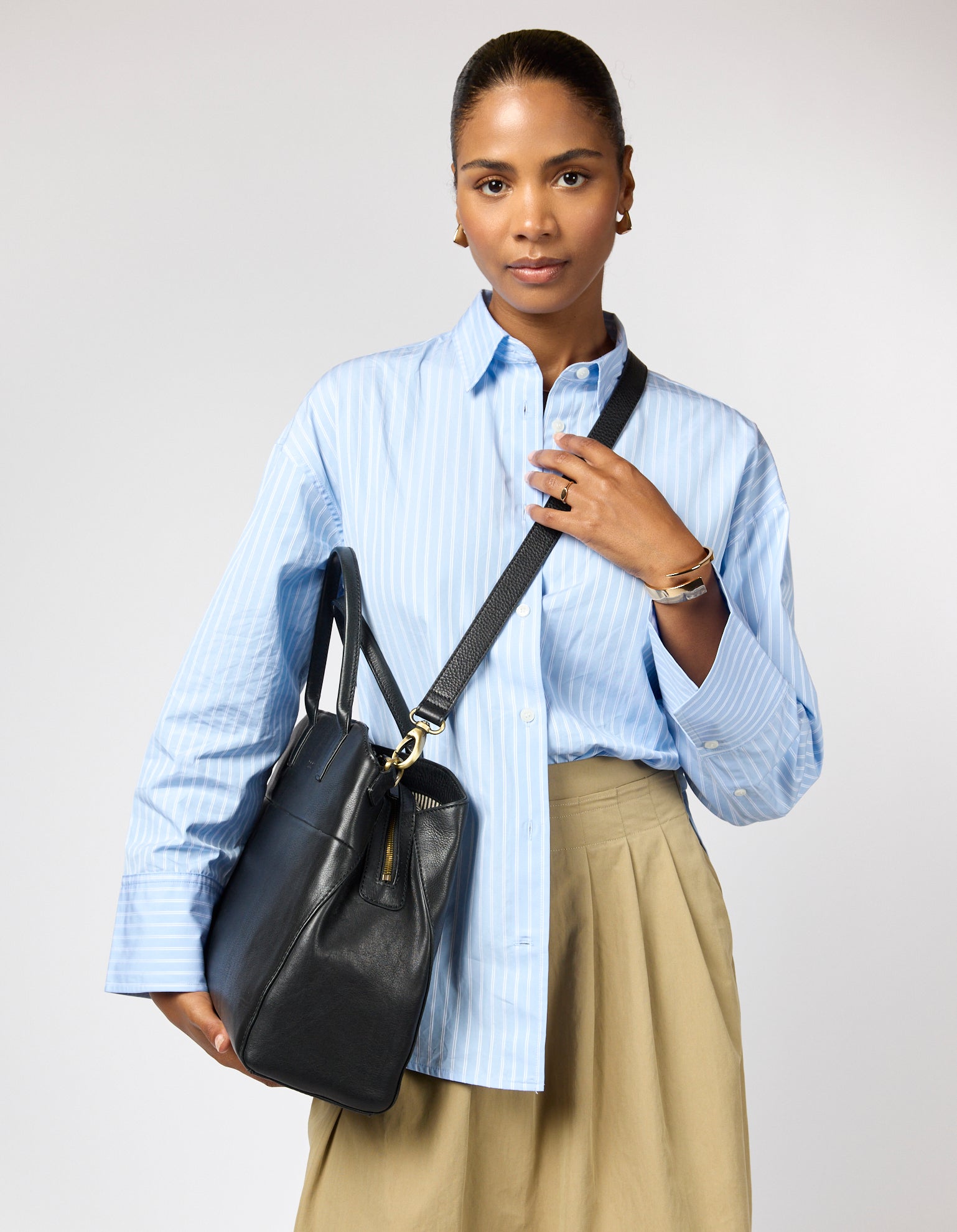 Rita - Black Soft Grain