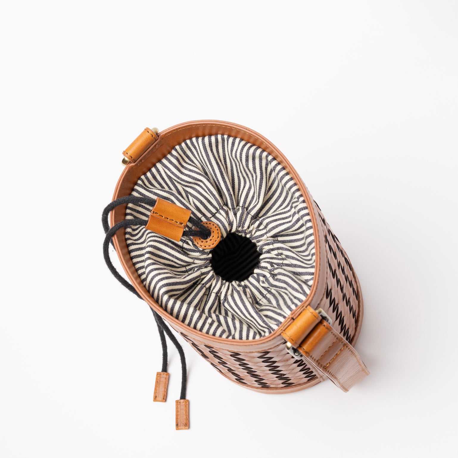 0813-011 ハンドバッグ Pot de Miel w/ Bamboo Handle – Clare V.