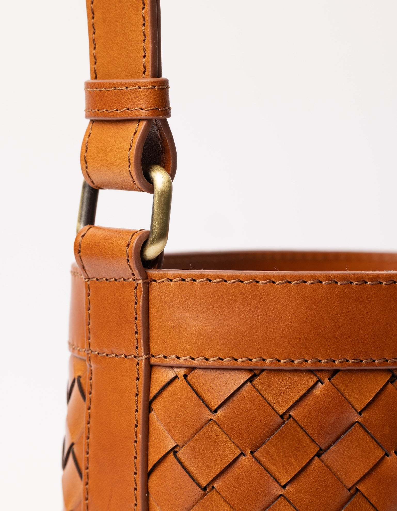 Zola woven leather bucket bag - close-up of details