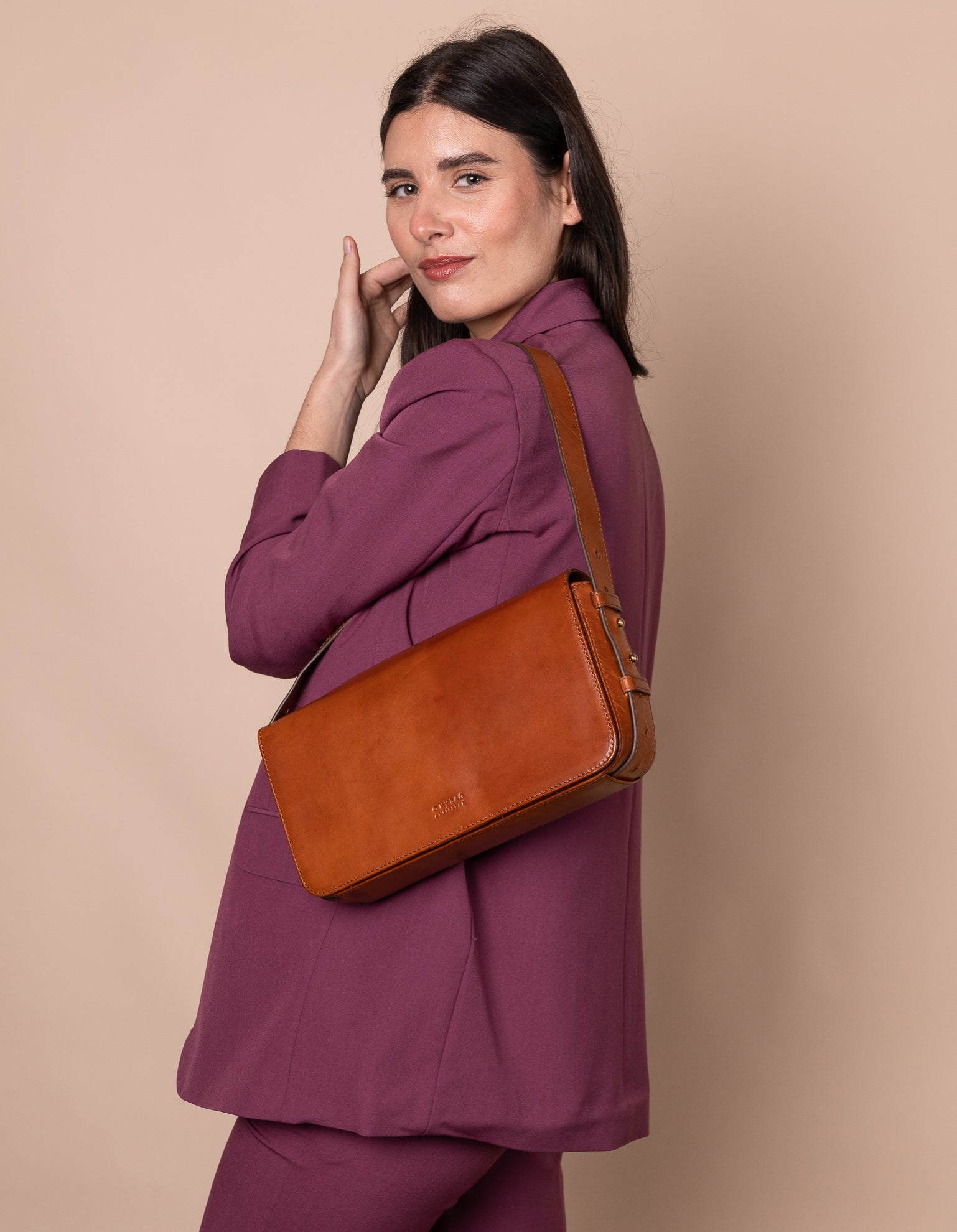 Perfectly Imperfect - Gina Longuette - Cognac Classic Leather