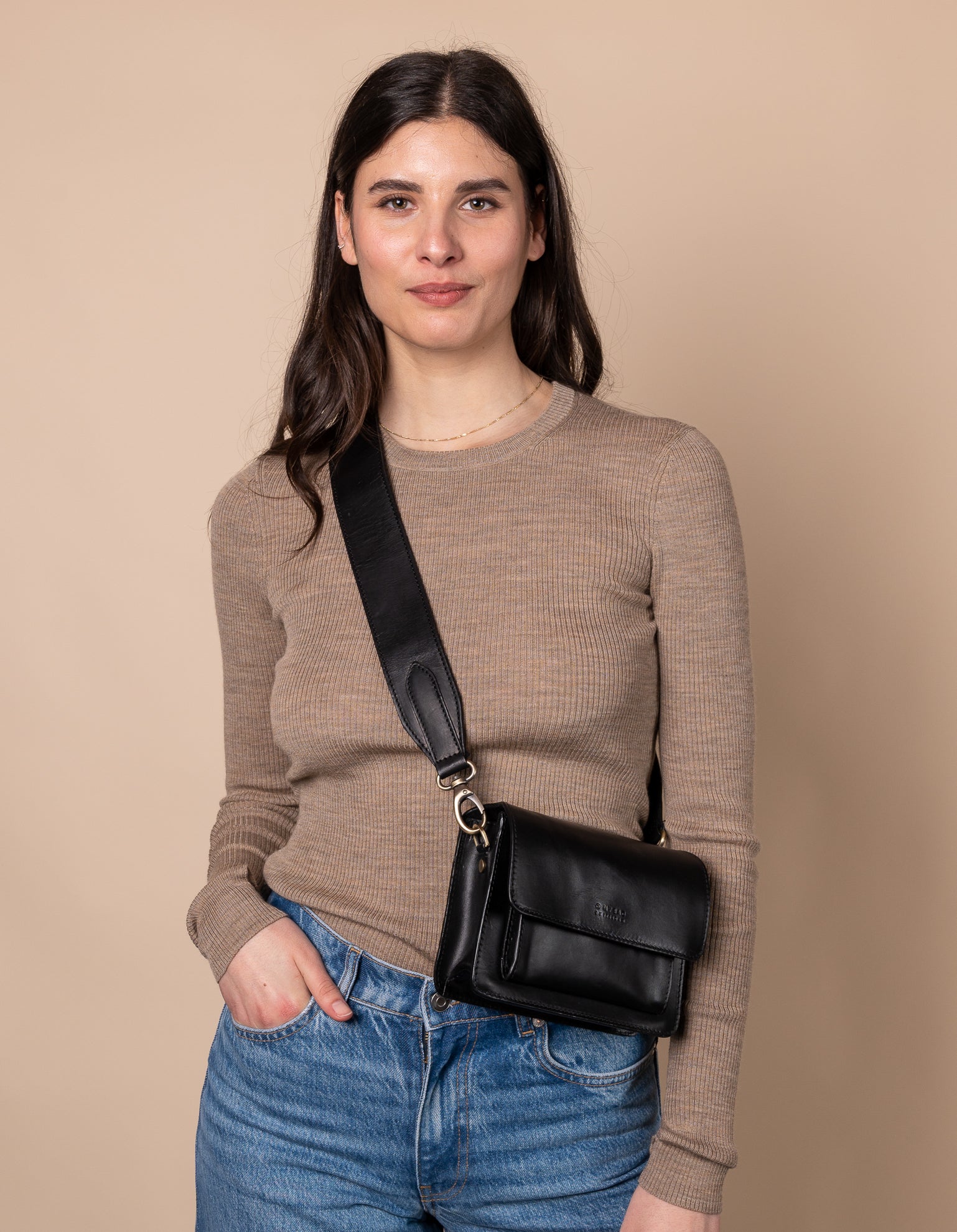 Black leather fashion shoulder bag