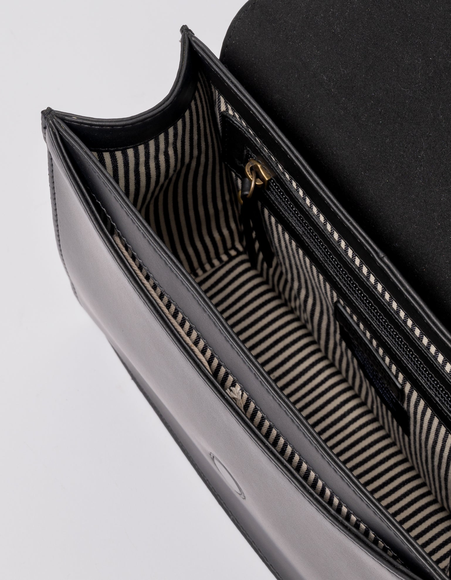 Apple leather Audrey bag in black, inside product image