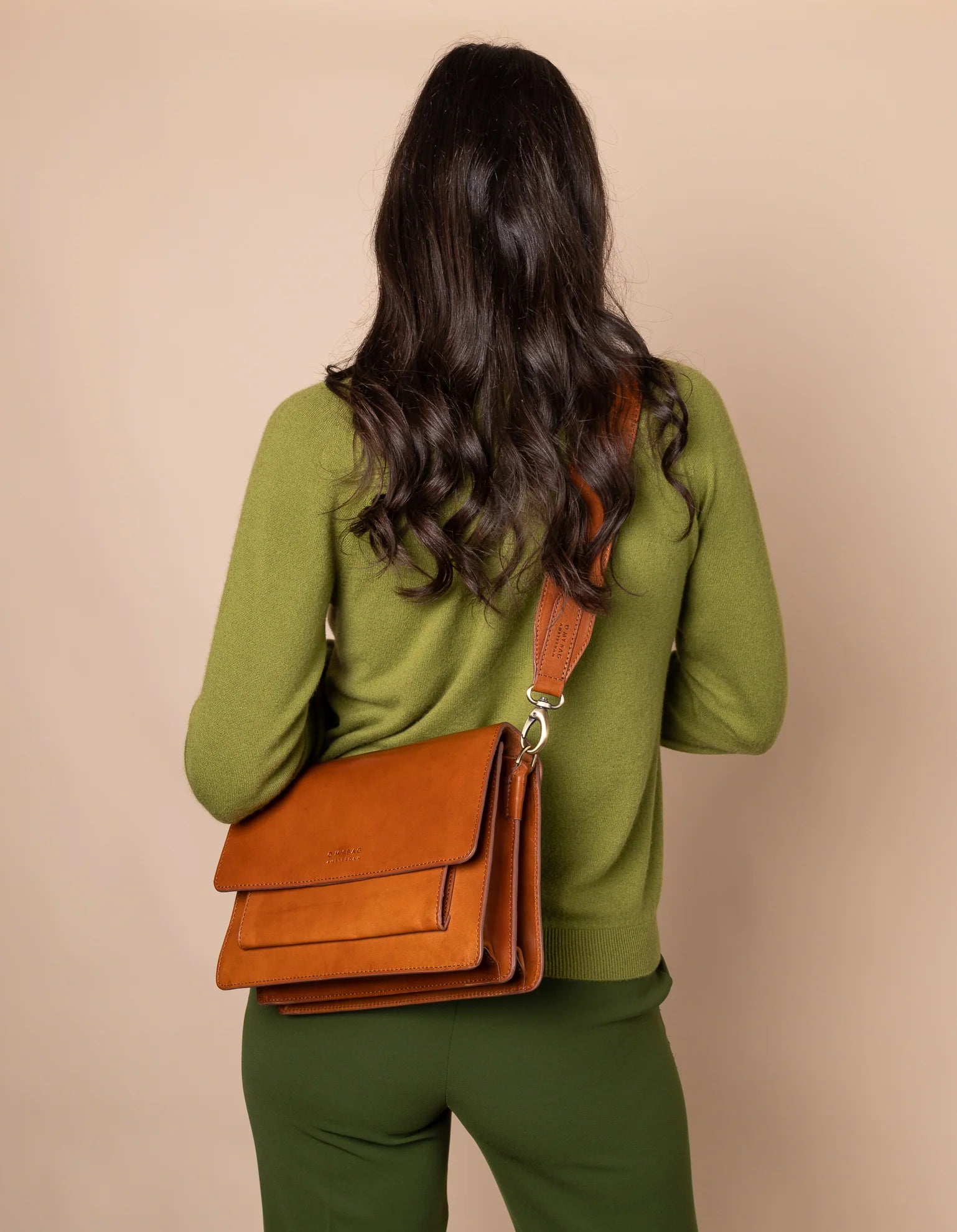 Crossbody cognac leder sale