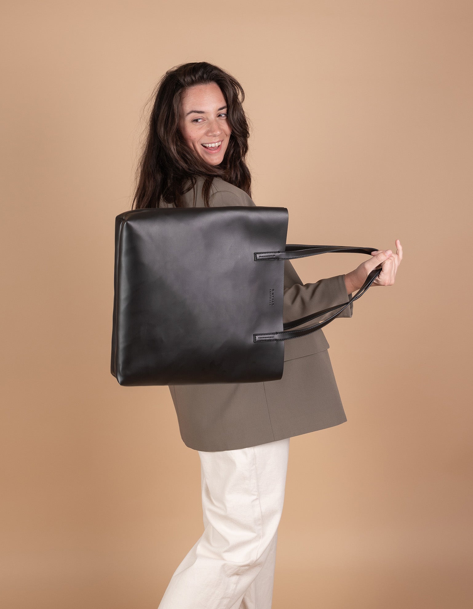 Minimalist leather bag clearance