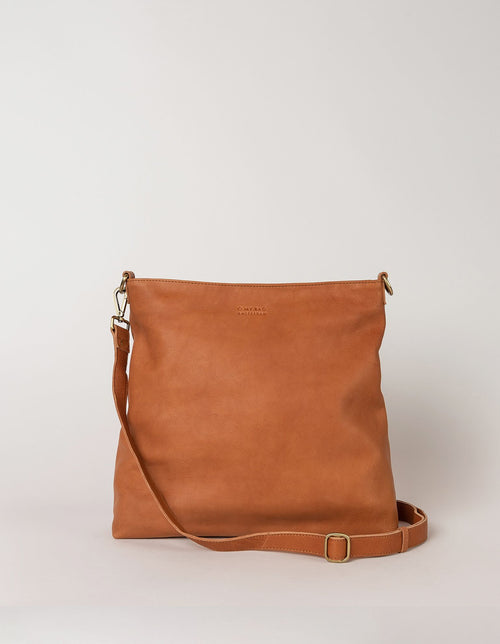 Wild Oak Leather shopper bag. Square shape with an adjustable an additional strap.