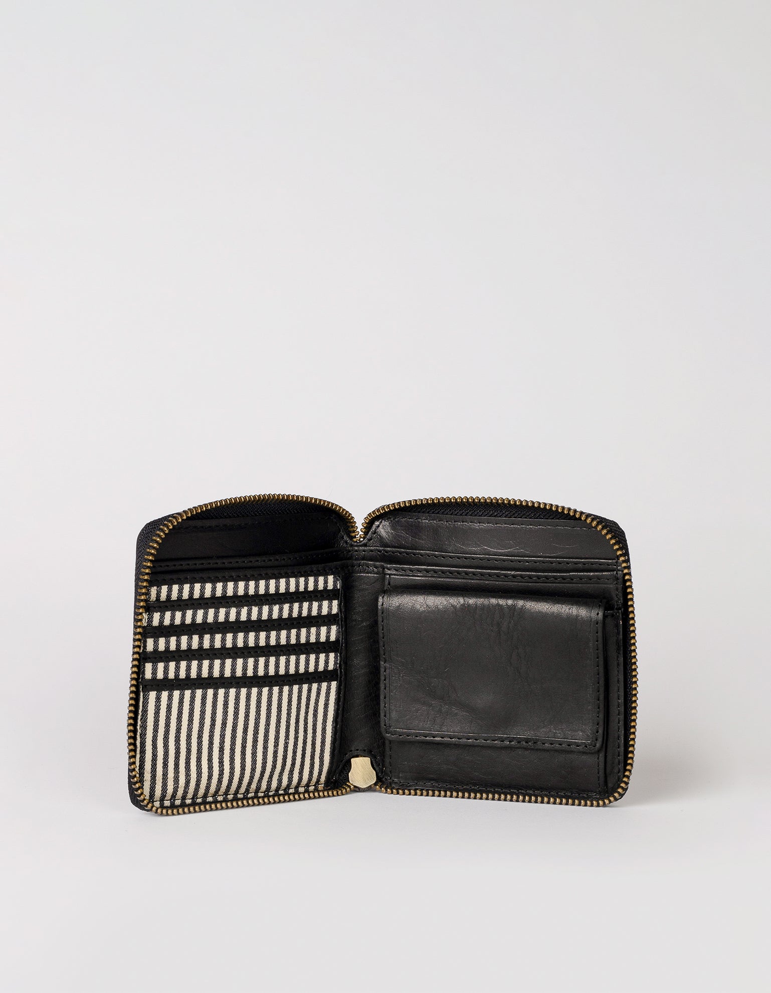 Sonny Square Wallet Black Stromboli Leather - Inside product image