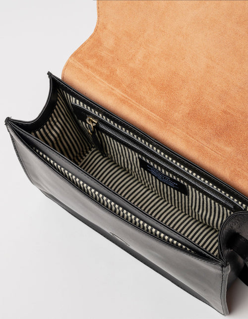 Audrey - black & cognac classic leather bag, Image inside the bag