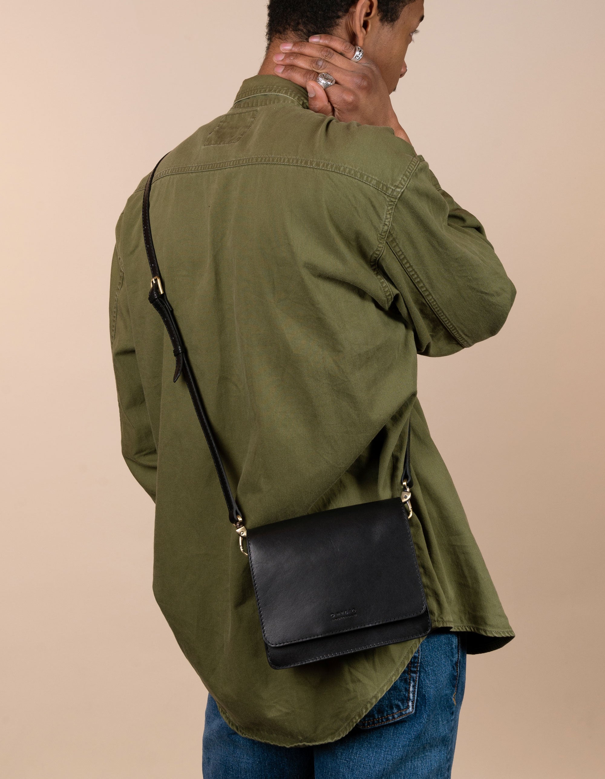 Club factory sling shop bags below 200