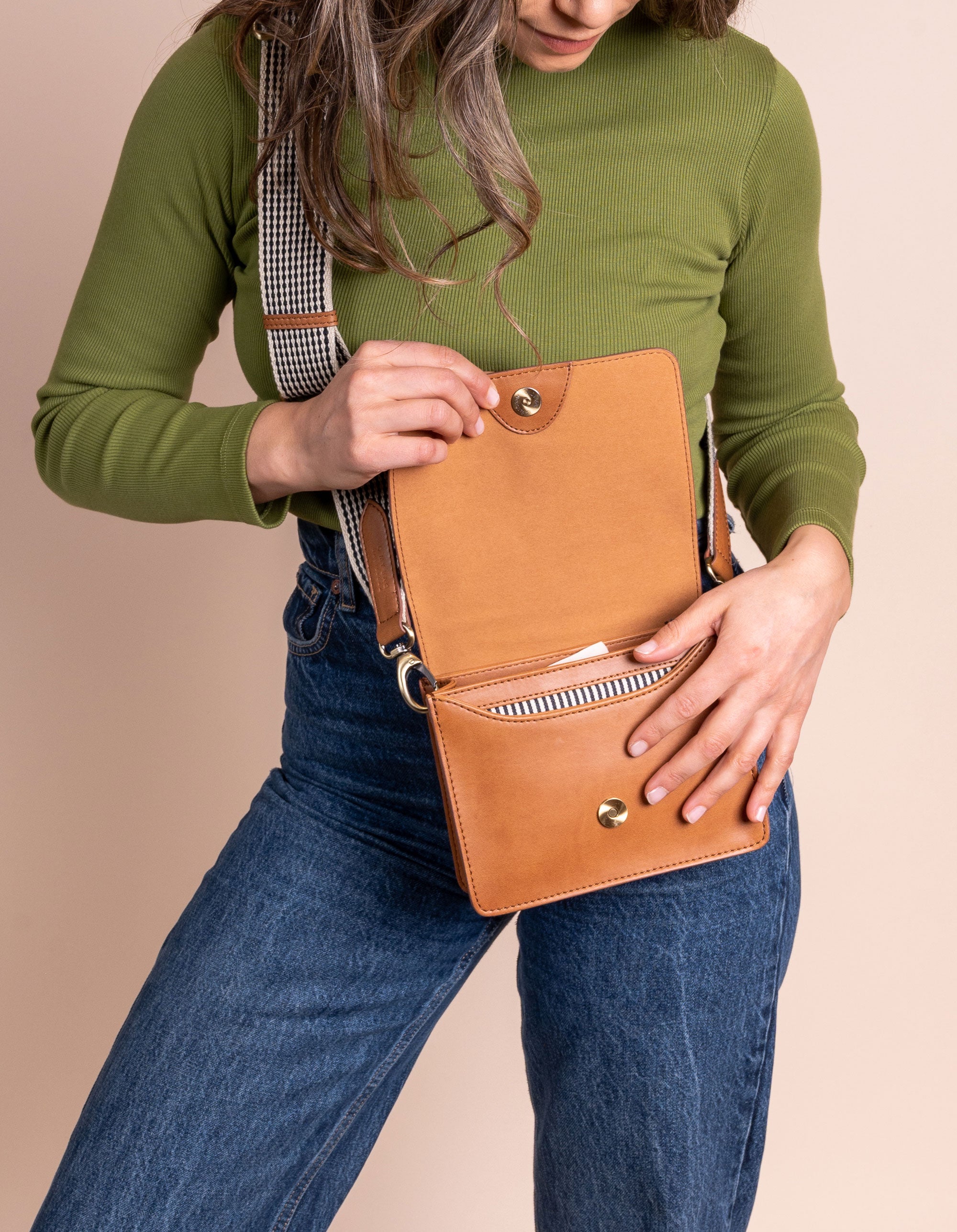 Mini abroad crossbody bag 2025
