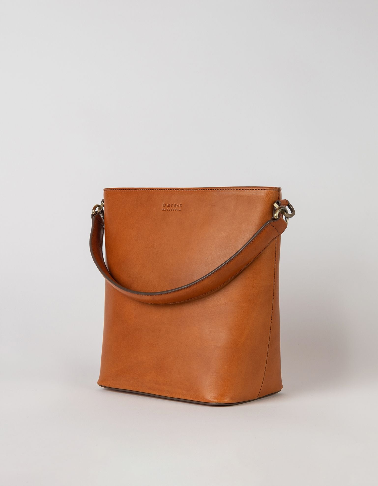 Bobbi Bucket Bag Maxi Cognac Classic Leather Side Product Image