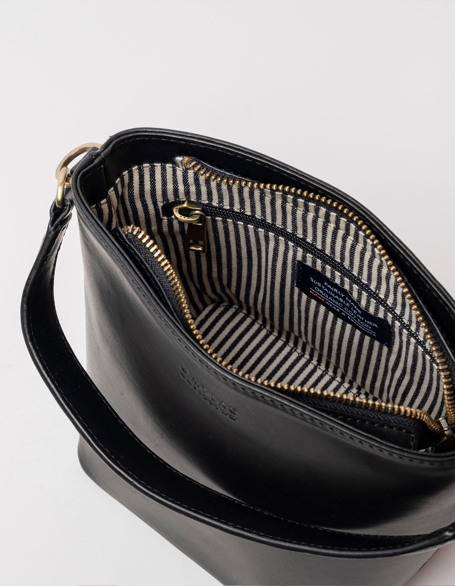 Bobbi Bucket Bag Midi - Black Classic Leather