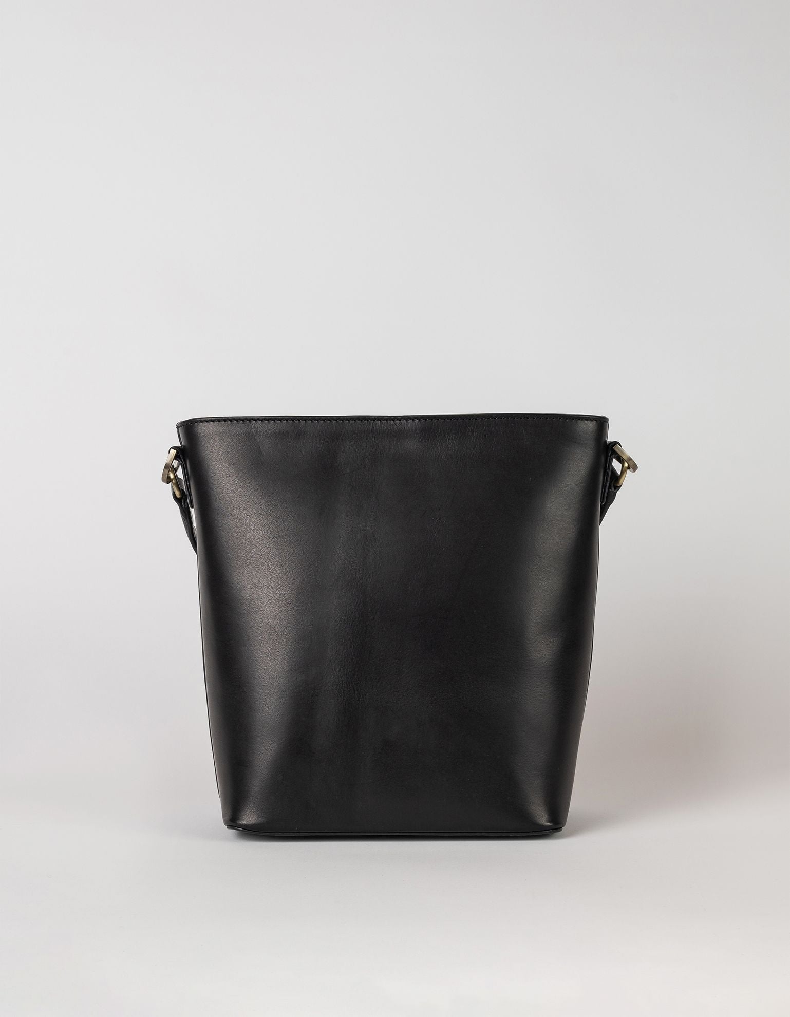 Bobbi Bucket Bag Maxi Black Classic Leather Back Product Image