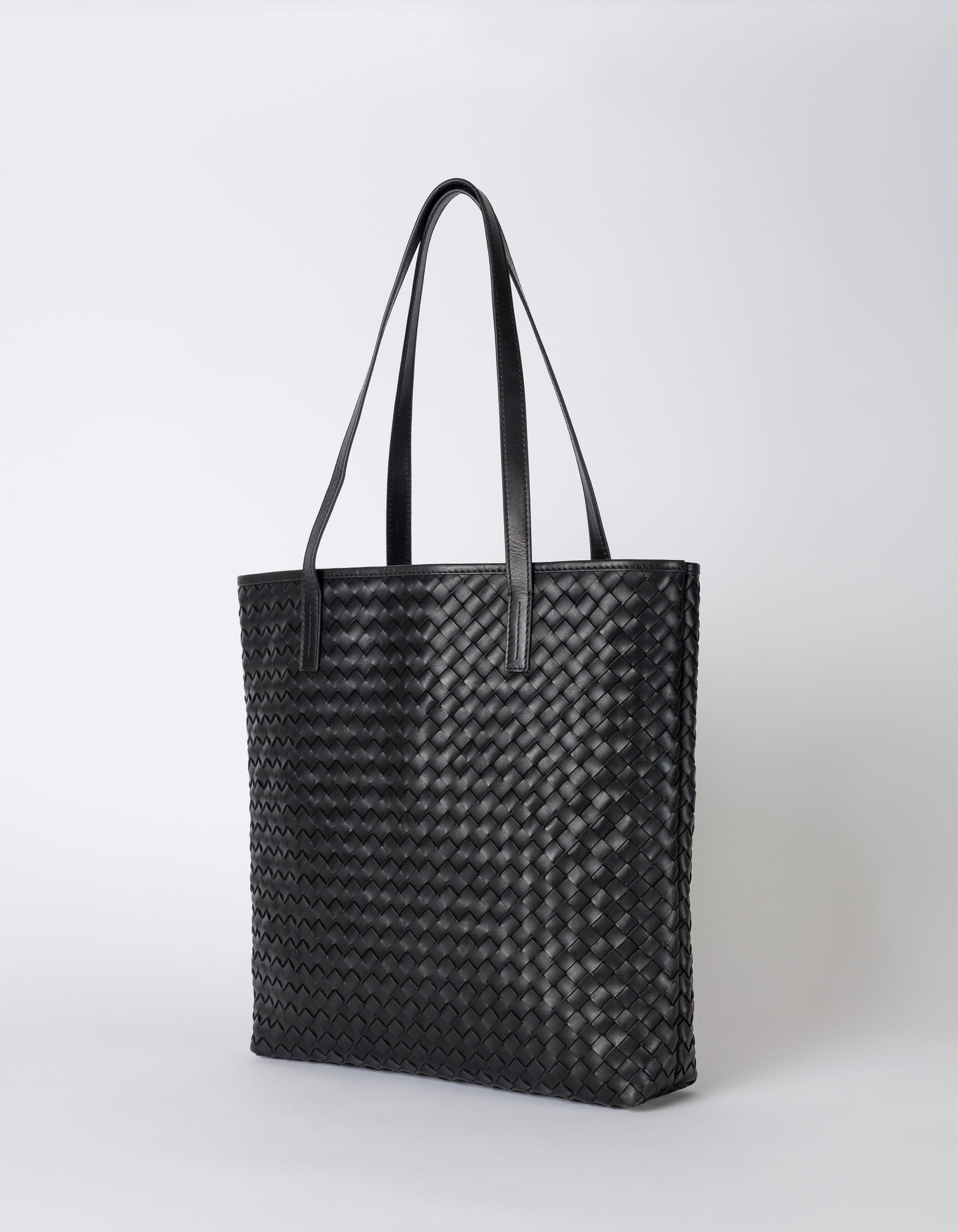 Georgia tote in black woven leather, side view