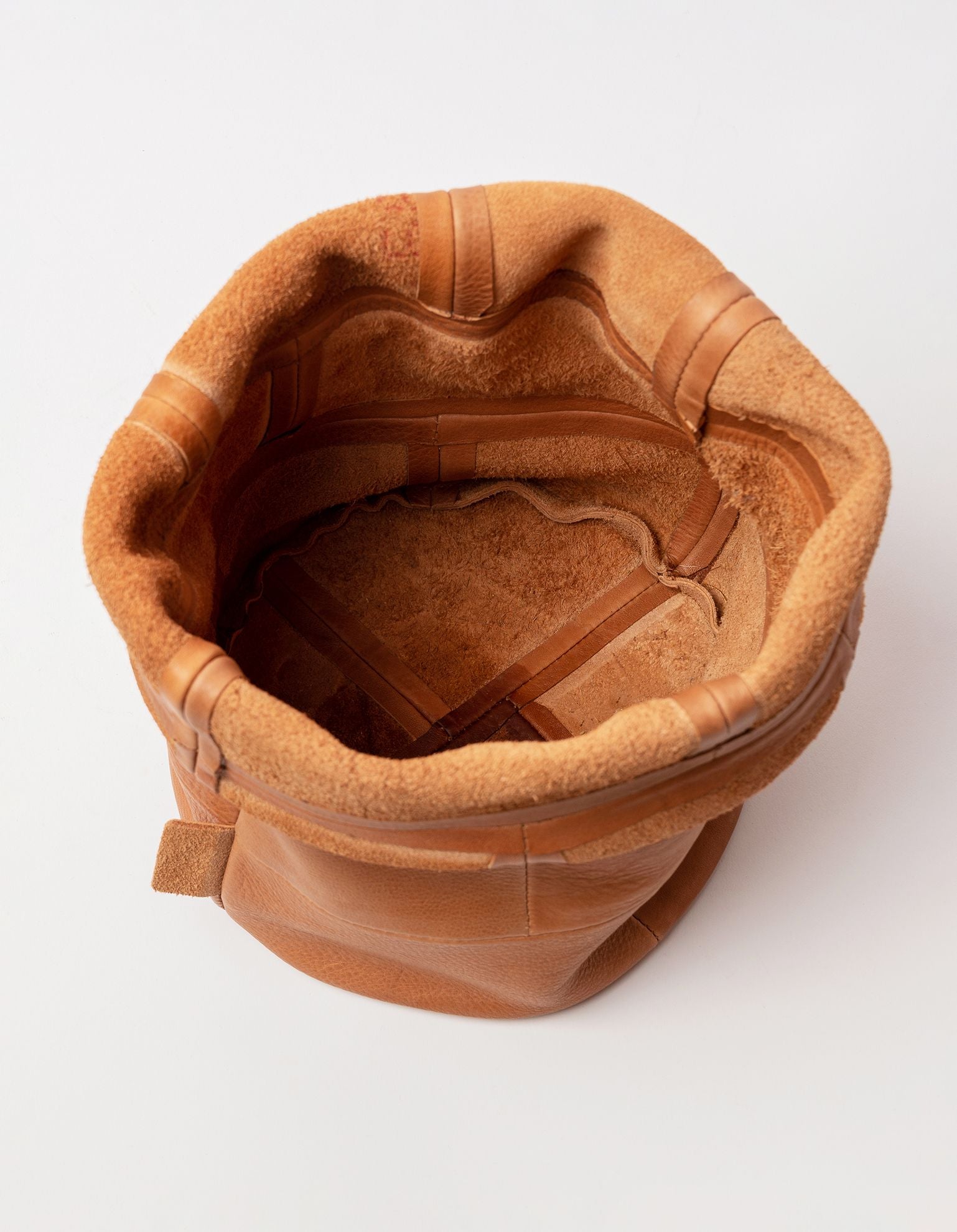 Leather Pot Wild Oak Soft Grain Leather. Round leather plant pot. Homeware by O My Bag. Inside product image