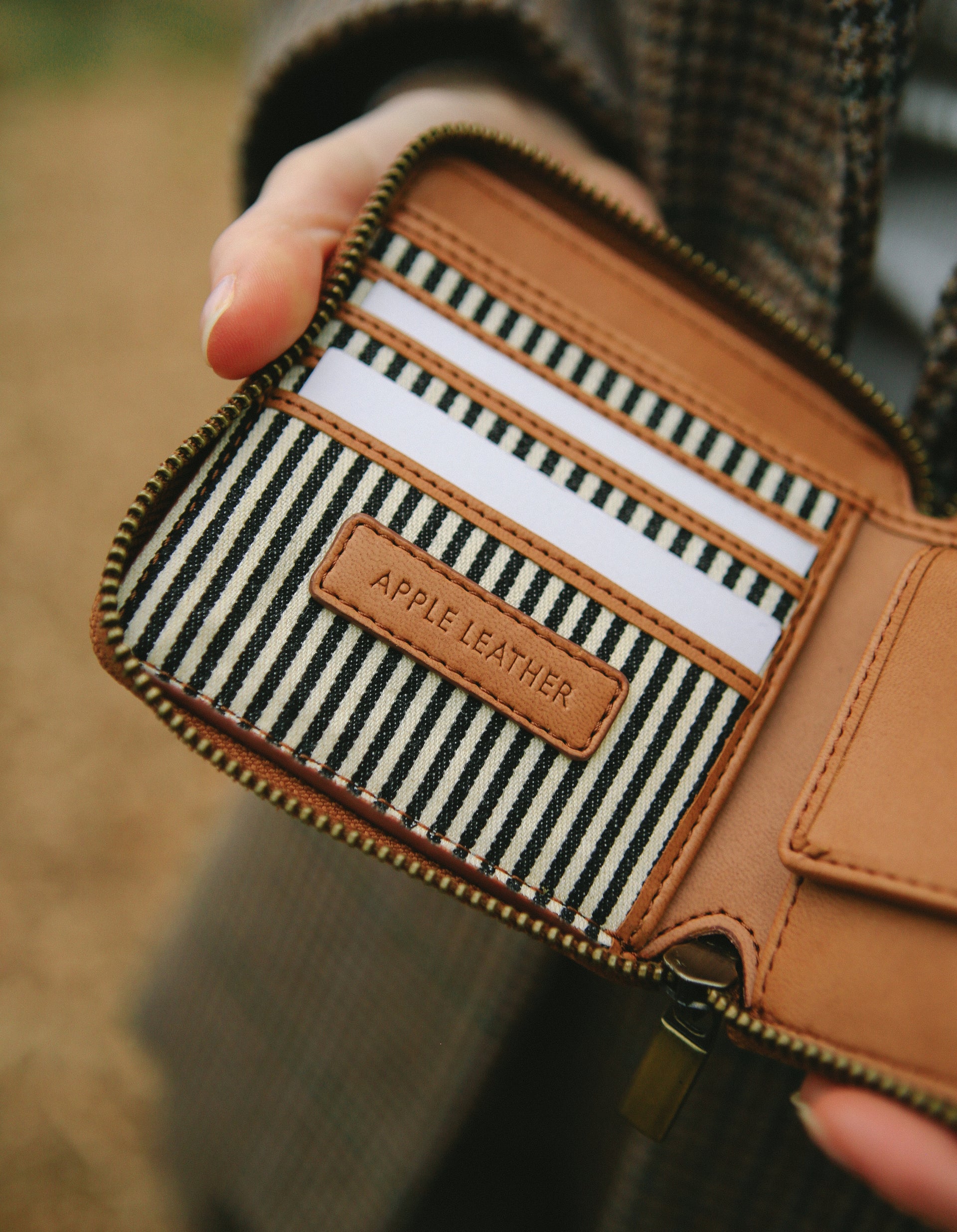 Sonny Square Wallet - Cognac Vegan Uppeal™