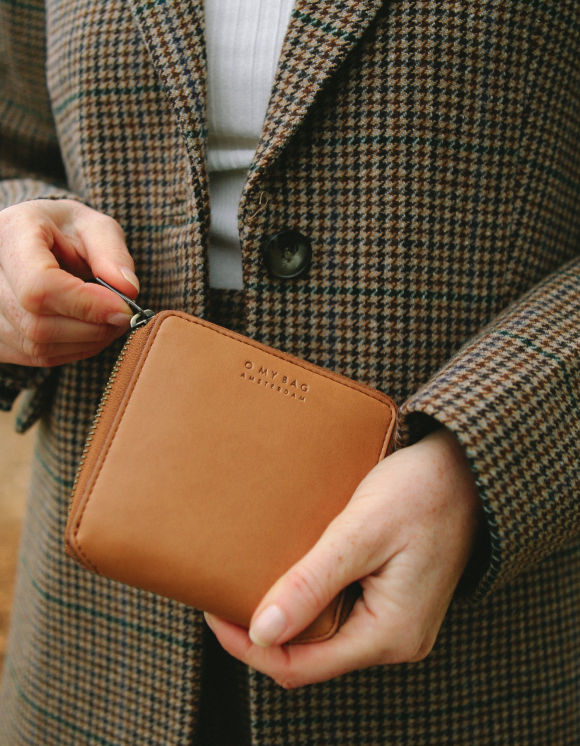 Sonny Square Wallet - Cognac Vegan Uppeal™